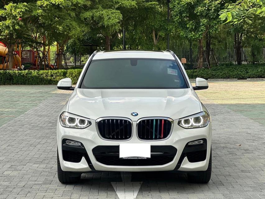 BMW X3 ปี 2019 สีขาว รถบ้านใช้งานเอง 2