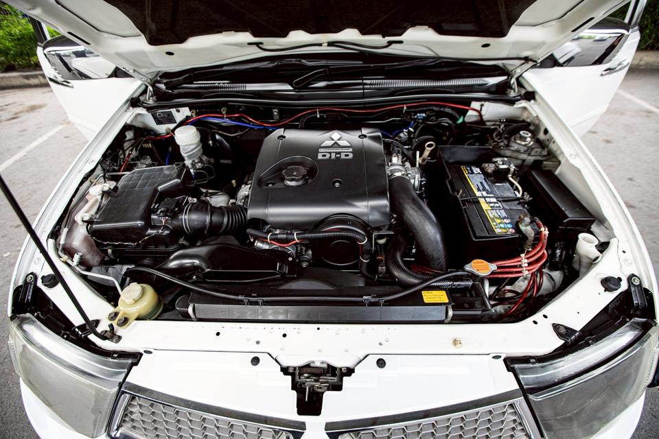 Mitsubishi Triton Plus Double Cab 2.5 Ddi Auto ปี 2012 สีขาว  10