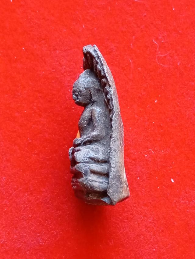 พระรอดลำพูน สภาพเก่า 3