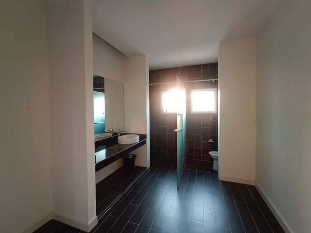 ให้เช่าทาวน์โฮม3ชั้น 25ตรว. อยู่ถนน รามอินทรา127 ใกล้บิ๊กซีสุวินทวงศ์ ทางออกไปฉะเชิงเทราได้ 7