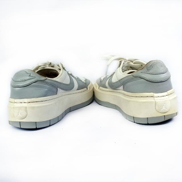 NIKE รองเท้าผ้าใบมือสอง สีเทา-ขาว พื้นสูง สภาพเหมือนใหม่ จัดส่งฟรี!!! เก็บปลายทาง 7