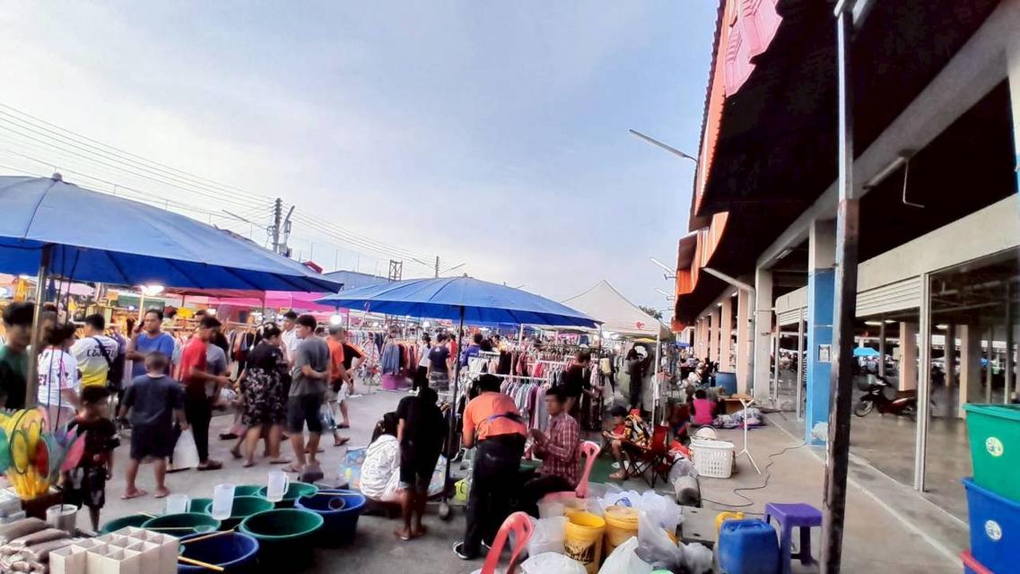 บ้านตึกและอาคารพาณิชย์ 9