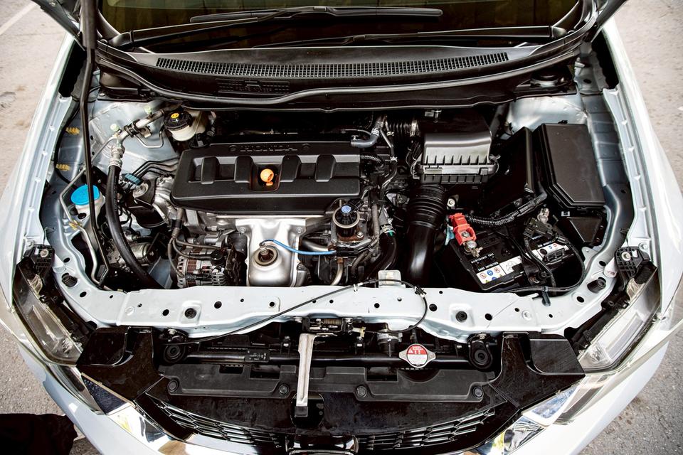 Honda Civic Fb 1.8S ปี 2012 เกียร์ออโต้ สีฟ้า มือเดียวป้ายแดง 10