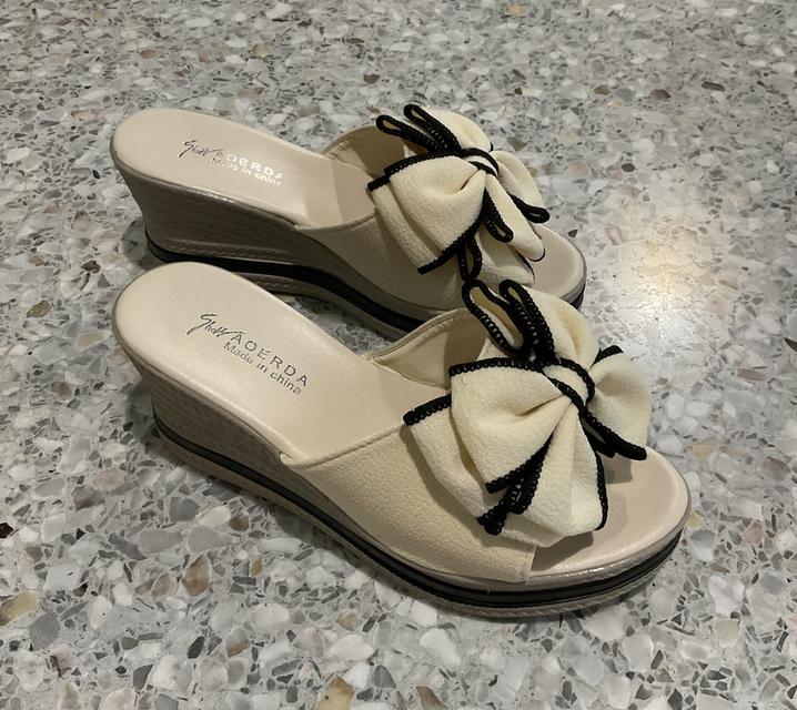 รองเท้ามือ2, รองเท้าส้นตึก รูปที่ 2