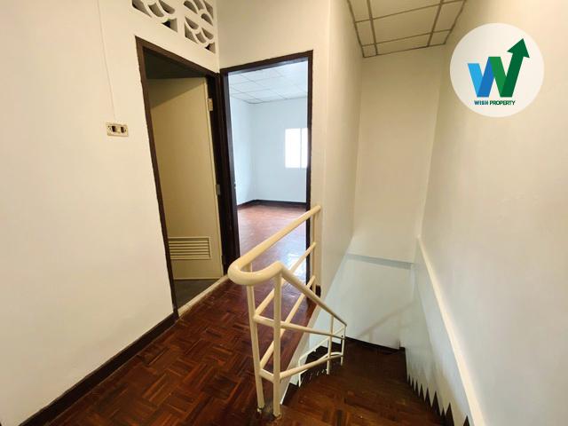 ทาวน์เฮ้าส์ รุ่งกิจวิลล่า 7 ร่มเกล้า ขาย (เหมาะกับการอยู่อาศัย หรือปล่อยเช่า) 9