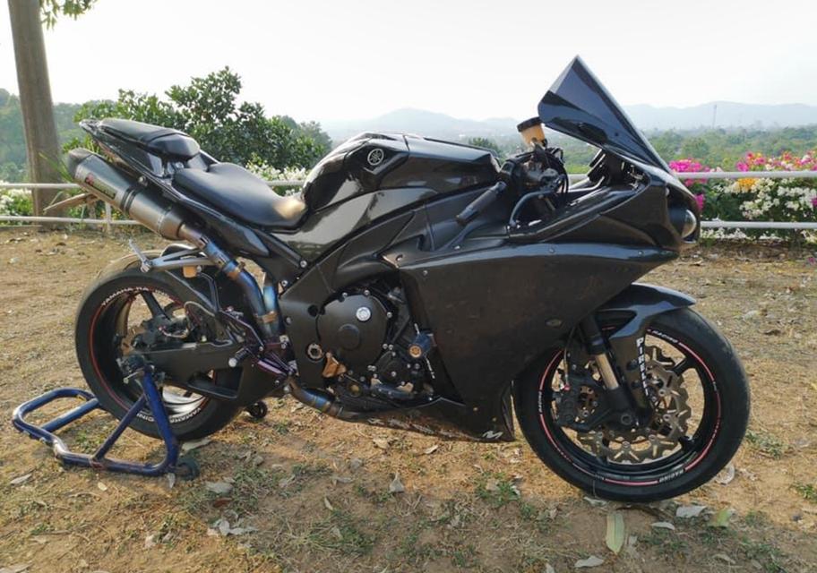 Yamaha R1 ปี 2009 สีดำคาร์บอน แต่งซิ่งทั้งคัน 2