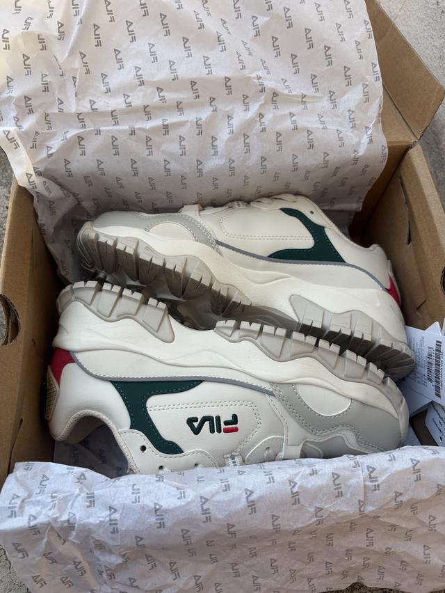 รองเท้ามือสองFileมือสอง