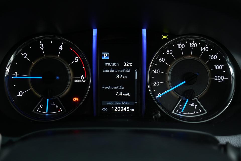 2019 TOYOTA FORTUNER 2.4 V 2WD SUV สีดำ เลขไมล์ 120945 กม. 19
