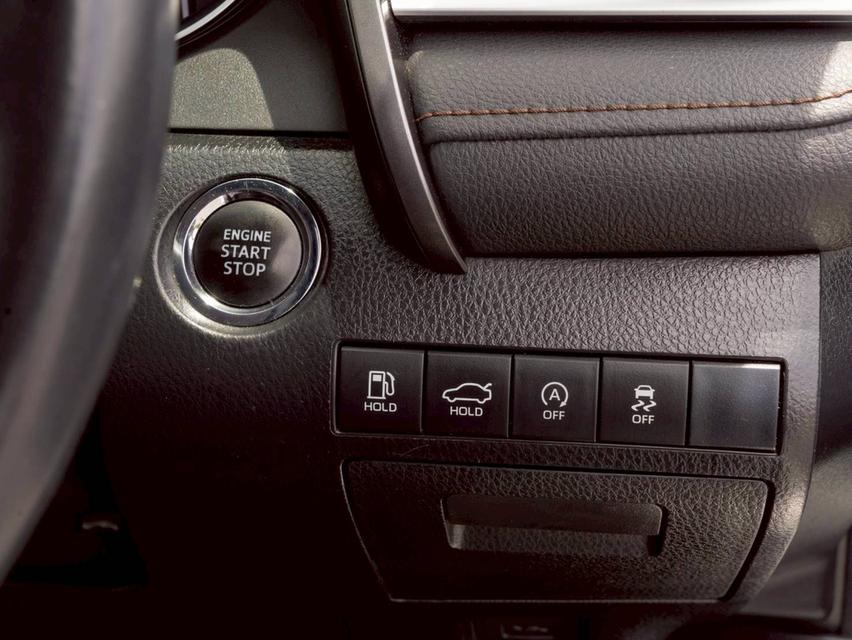 ขาย Toyota Camry 2.0G ปี19 10