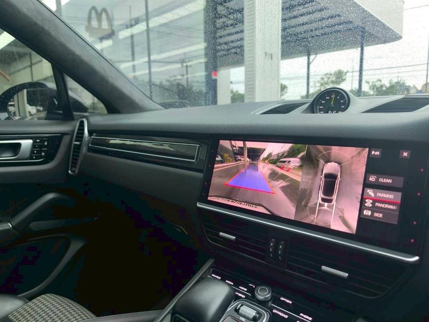 รหัสรถ KPV39 2024 PORSCHE CAYENNE Lightweight Sports Package COUPE E - HYBRID 9
