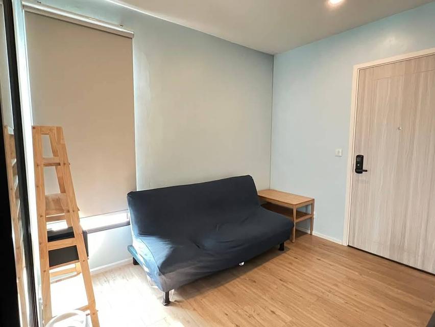 Notting Hill Condo Sriracha 3