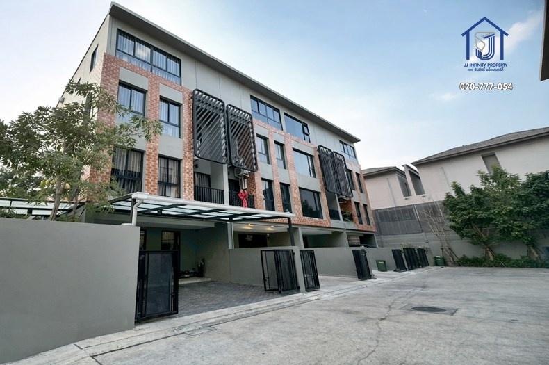 ขายทาวน์โฮม 3.5 ชั้น โครงการBritloft ถนนโชคชัย 4 แยก 28 ใกล้ MRT สถานีโชคชัย 4 พร้อมอยู่ 2