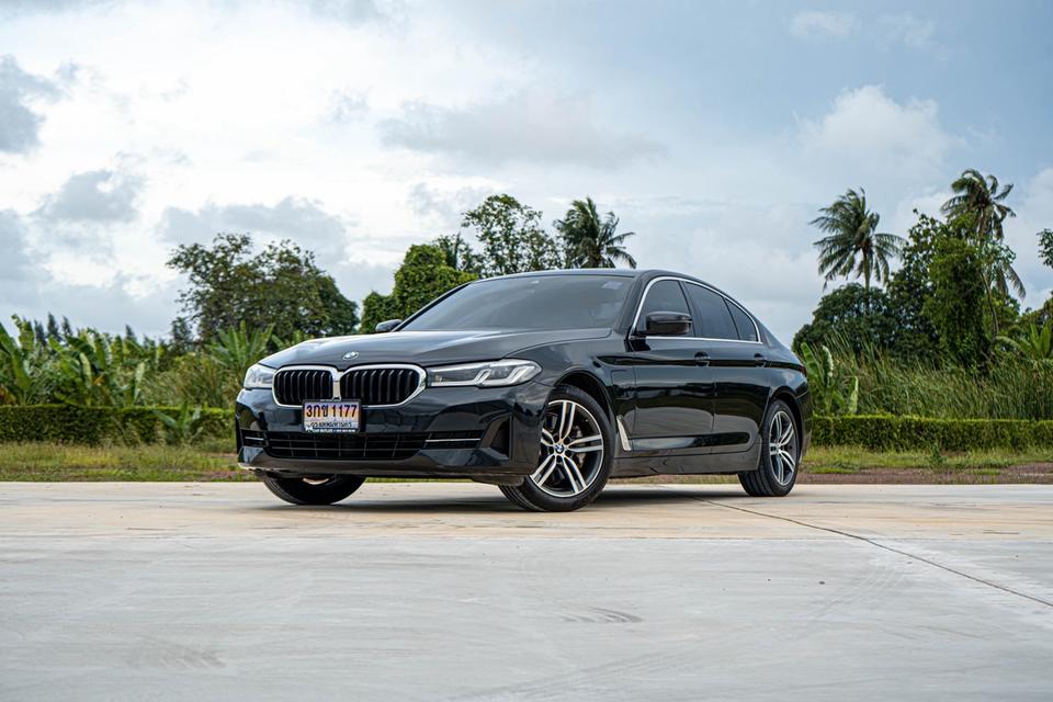 (แจ้งรหัสรถ CBL1177) BMW 530e Elite G30 2.0 AT 2021
