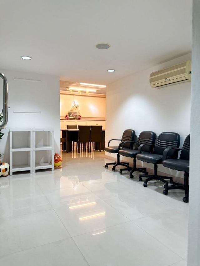 ให้เช่า อาคารสำนักงาน 2 ชั้น พื้นที่ 200 ตรม. ซ.สุขุมวิท 42 1