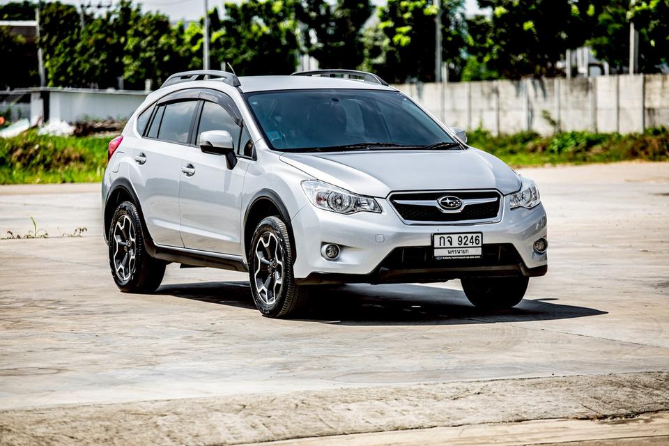 Subaru Xv 2.0 AWD สีเทา ปี 2013