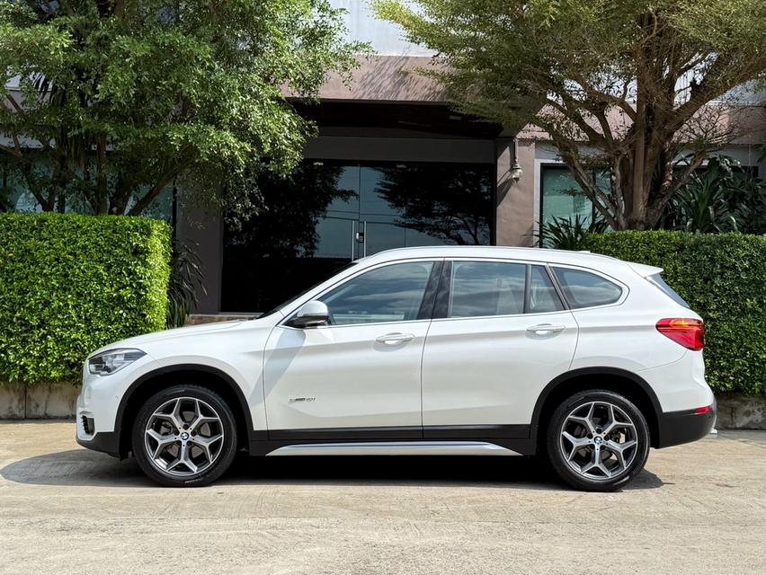 2018 BMW X1 F48  รถมือเดียวป้ายแดง รถวิ่งน้อยเพียง 70,000 กม  รถเข้าศูนย์ทุกระยะ รถไม่เคยมีอุบัติเหตุครับ รูปที่ 4