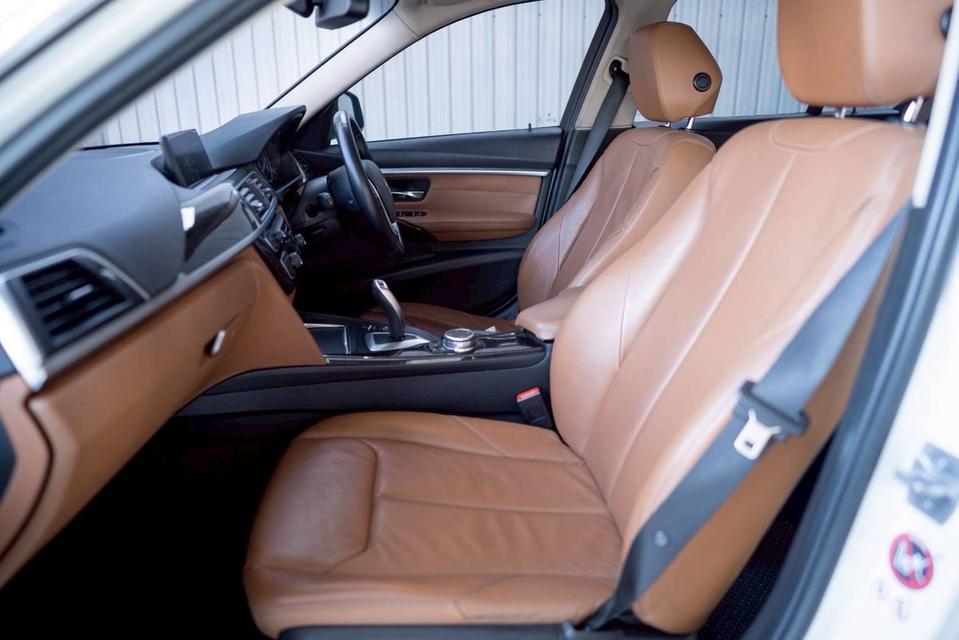 BMW 320d F30  ปี 2015 รูปที่ 9