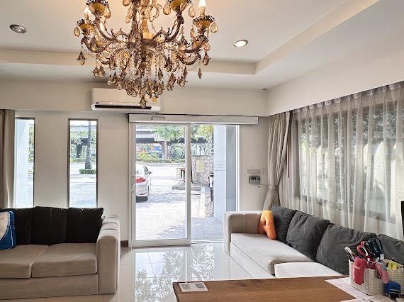 ขายอาคาร 2 ชั้น 120 ตรว. 500 ตรม. ทำเลทอง ติดถนนเลียบทางด่วนรามอินทรา ใกล้ Central Eastville เหมาะทำธุรกิจ **รับเงื่อนไข 2