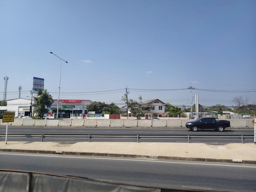 ให้เช่าที่ดินเปล่า นนทบุรี ติดถนนนครอินทร์ เชิงสะพานพระราม 5 ถนนทางเข้ากว้าง 6 เมตร 7