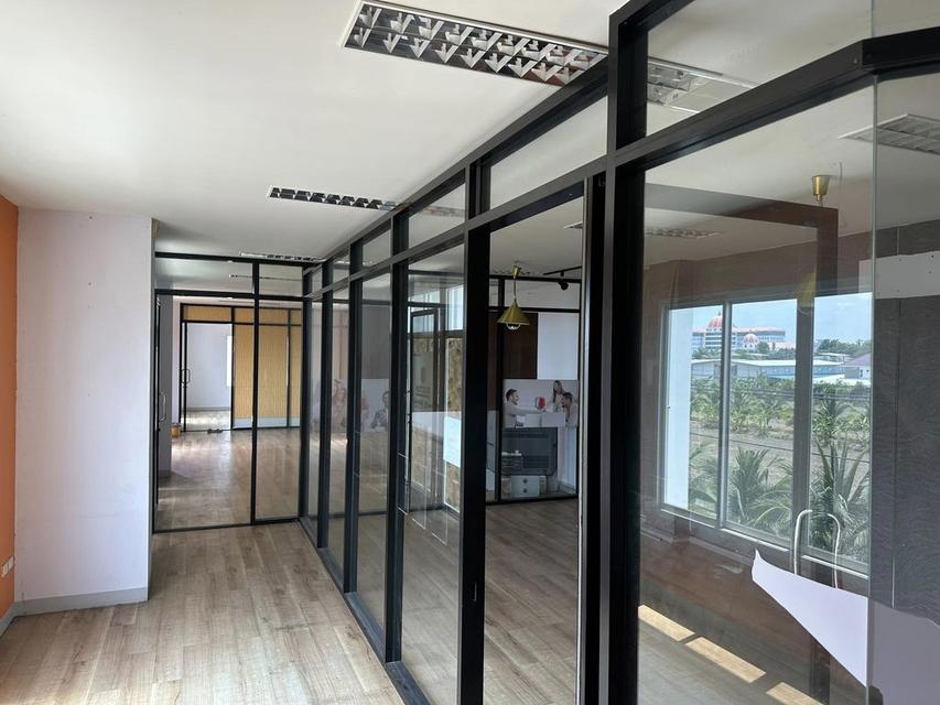 ให้เช่าโรงงานพร้อมออฟฟิศ 3 ชั้น กระทุ่มแบน สมุทรสาคร 850 ตร.ม. ใกล้พุทธมณฑลสาย 4 พร้อมเข้าใช้งาน 7