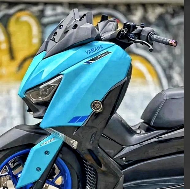 Yamaha Xmax 300 สีฟ้า