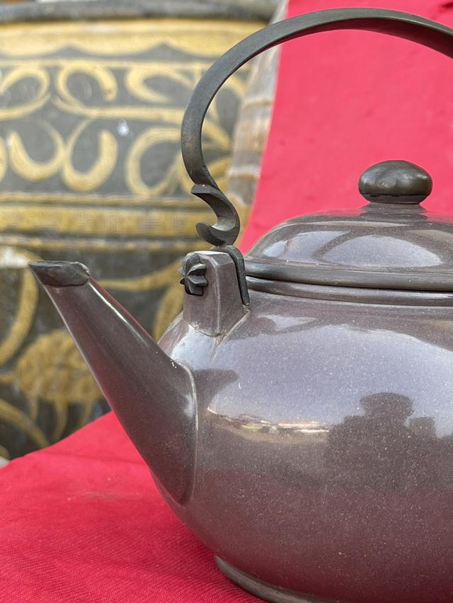 ปั้นชาอี๋ซิง กาน้ำชาดินเผาโบราณ ผิวขัดมัน สีดำ ใบใหญ่ ป้านชาอี๋ซิง ป้านชาเก่า 7