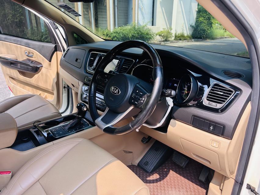 Kia carnival 2.2 top รถบ้าน 12