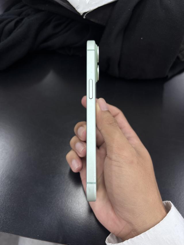 iPhone 15 128 gb เครื่องใช้เองครับ สภาพตามการใช้งาน แบต 84% ใช้งานปกติครับ ไม่เคยซ่อม ไม่เคยเข้าศูนย์ กล่อง อุปกรณ์ครบ ไม่ติด iCloud  7