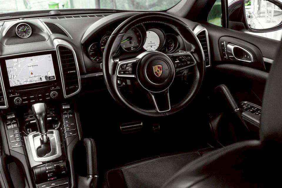 รหัสรถ PR1277 Porsche Cayenne S E-Hybrid Platinium Edition Package (2017) 9