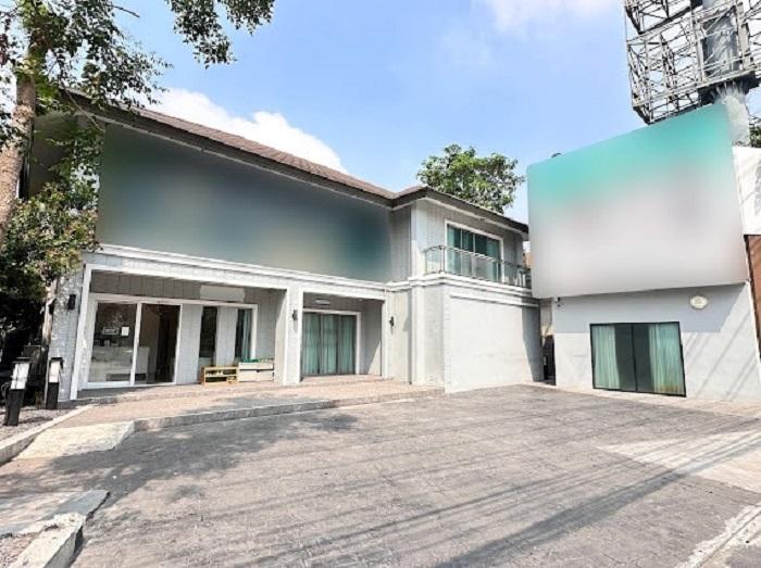 ขายบ้านสวย ติดถนนเลียบด่วนรามอินทรา ใกล้ central eastville ถนนประดิษฐ์มนูธรรม วังทองหลาง กทม. 2