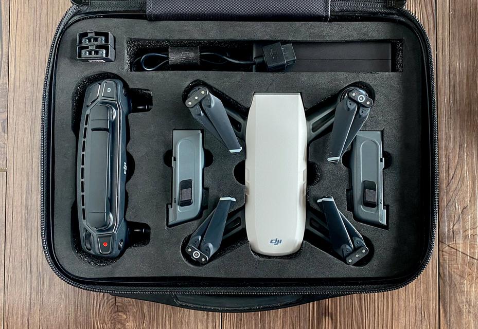ขายโดรน DJI Spark Fly More Combo มือสอง สภาพดี พร้อมอุปกรณ์ครบ โดรนรุ่นนี้เหมาะสำหรับผู้เริ่มต้นหรือผู้ที่ต้องการอัปเกรดจากรุ่นเก่า   10