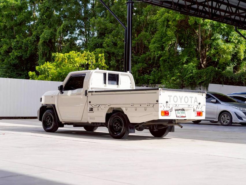 Toyota Hilux Champ 2.7 SWB ปีจด 2025 6