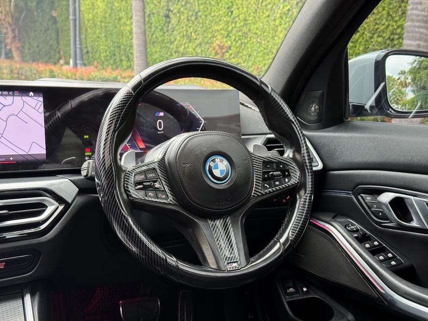 รหัสรถ AVA4664 🆙 BMW 330e M Sport LCI โฉมใหม่ ปี 2023 ตัว Top 9