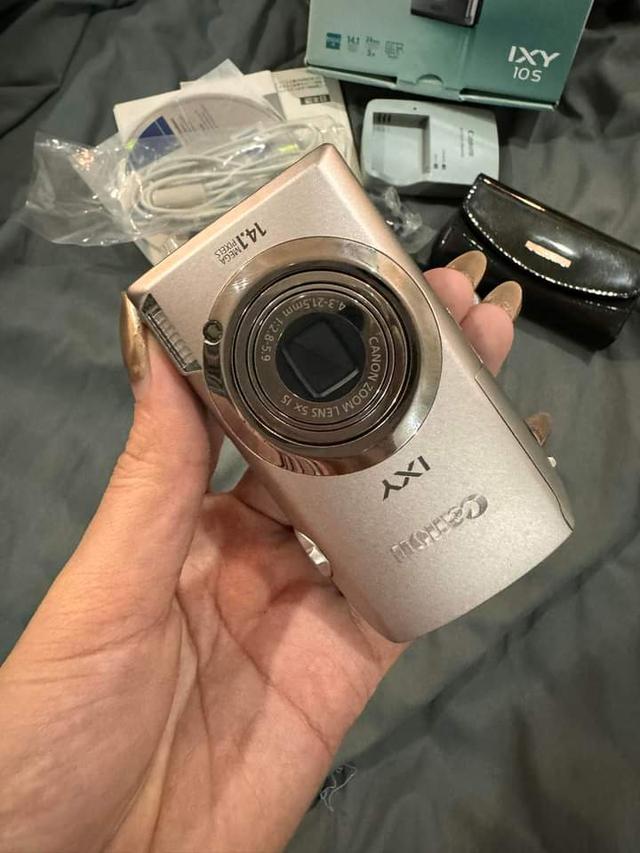 Canon Ixy 10 S 1