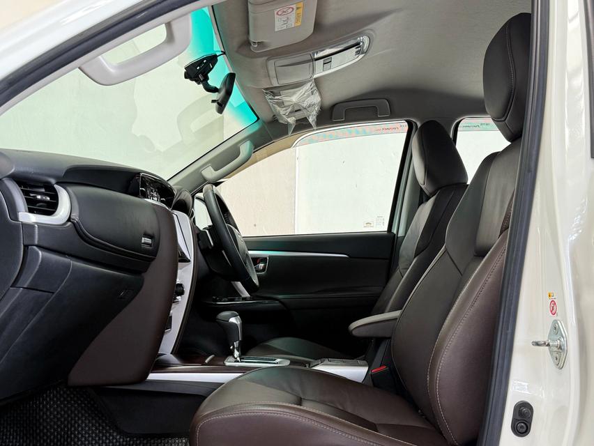 2020 TOYOTA FORTUNER 2.4V รถมือเดียวออกป้ายแดง รถวิ่งน้อย ประวัติศูนย์ครบ ไม่เคยมีอุบัติเหตุครับ 13