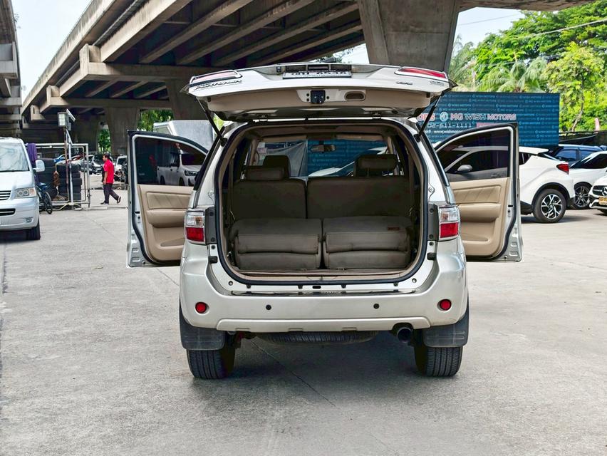 Toyota Fortuner 3.0 V 2WD AT ปี 2009 9
