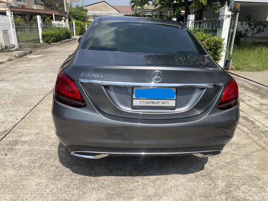 ขายรถยนต์ Mercedez benz C220d Avantgarde ปี 2020 ใช้งานน้อย สภาพใหม่  4