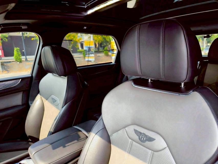 รหัสรถ KPV4168 2022 Bentley Bentayga Hybrid สีดำ 11