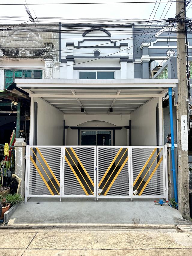 หมู่บ้านพูนสินธานี 1 เคหะร่มเกล้า ดีทั้งราคาดีทั้งทำเล มาเป็นเจ้าของบ้านได้เเล้ววันนี้ 1