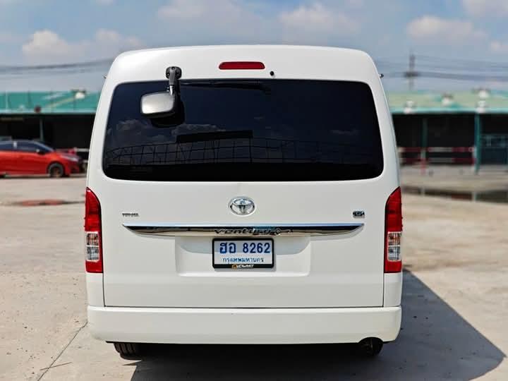 Toyota Ventury สีขาว 13