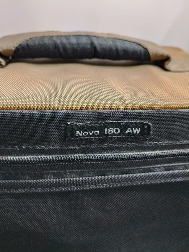 กระเป๋ากล้องสะพายข้าง Lowepro รุ่น Nova 180 AW กันน้ำ กันกระแทก รูปที่ 7