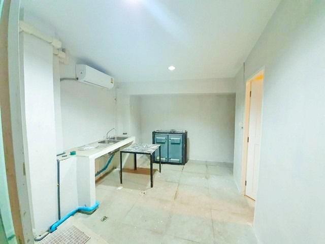 ให้เช่าอาคารพาณิชย์ 3 ชั้นในย่านลาดพร้าว 5นอน แอร์ 6 เครื่อง ถูกที่สุด รีโนเวทใหม่ทั้งหลังMRTภาวนา 750ม.ใ เซ็นทรัล ลาดพร 4