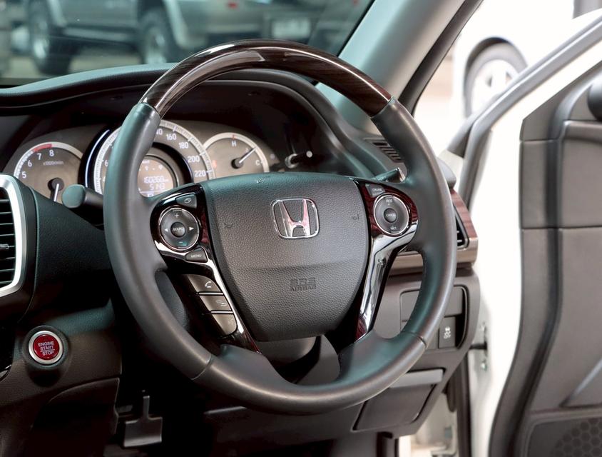 HONDA ACCORD 2.0 EL i-VTEC ปี 2016 7