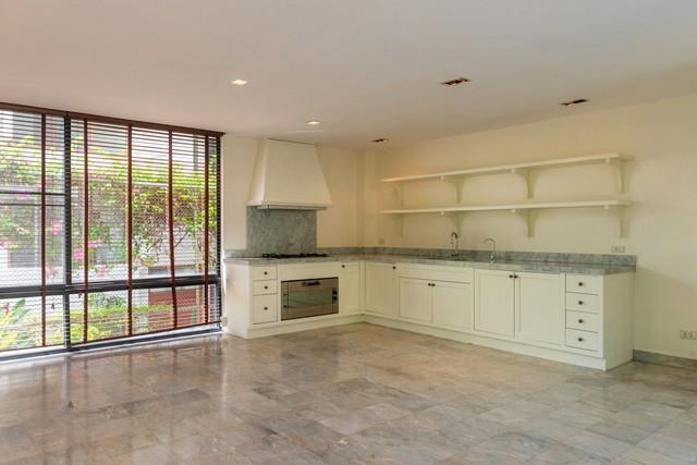 ให้เช่าบ้านเดี่ยว4ชั้นย่านอารีย์พื้นที่ใช้สอย 650 ตร.ม. พร้อ สระว่ายน้ำส่วนตัว เดินทางสะดวก ใกล้ BTS อารีย์ 4 ห้องนอน6 ห้องน้ำ เหมาะสำหรับครอบครัวใหญ่ 7