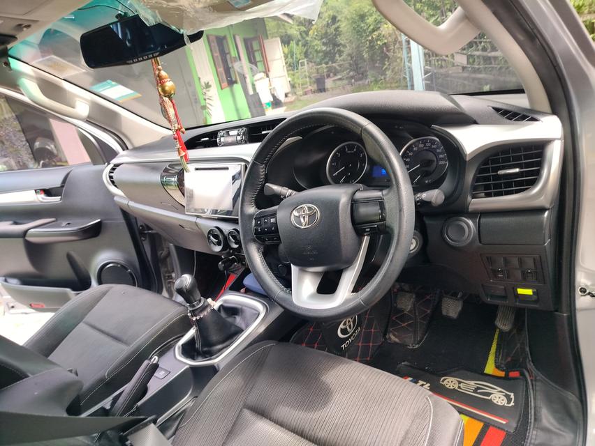 รถกระบะโตโยต้า รีโว่ 12