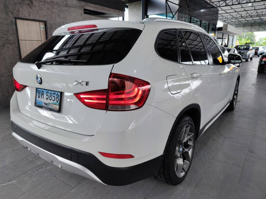 2013 BMW X1 1.8i สีขาว  4