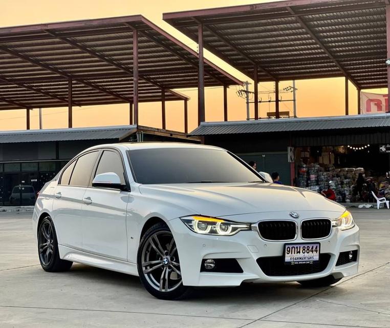 Bmw 330e M Sport Sunroof Topสุด ปี2017 3