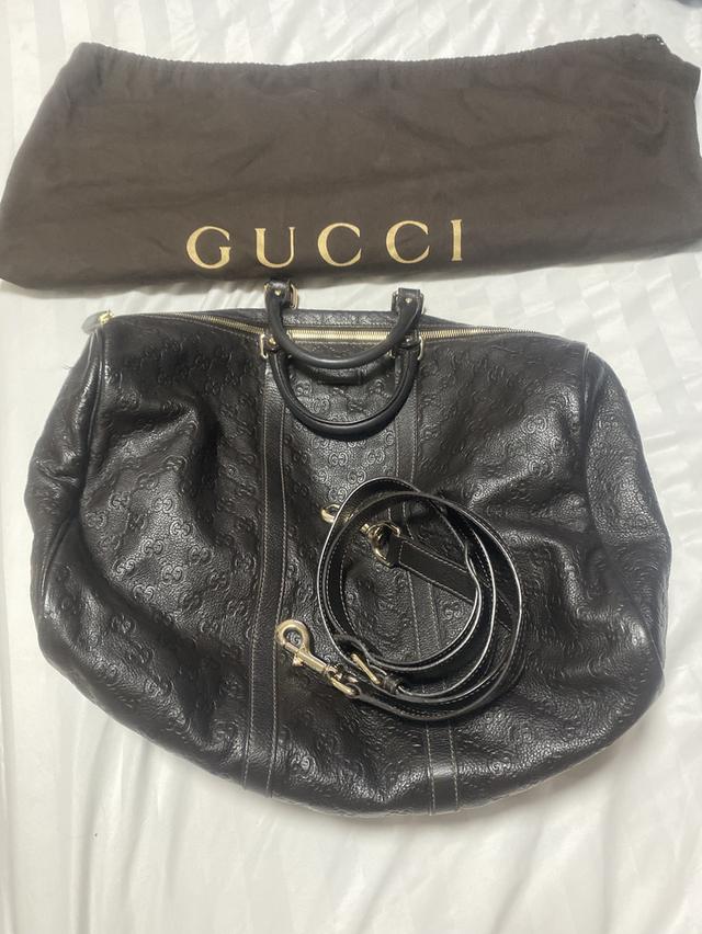 กระเป๋า Gucci 40,000 บาท