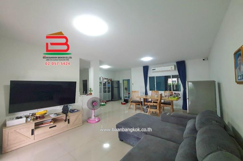 บ้านเดี่ยว หมู่บ้าน บุรีรมย์ คลอง 4 เนื้อที่ 63 ตรว. ใกล้รร.บีคอนเฮาส์ แย้มสอาดรังสิต ถนนไสวประชาราษฎร์ ตำบลลาดสวาย อำเภอลำลูกกา จังหวัดปทุมธานี