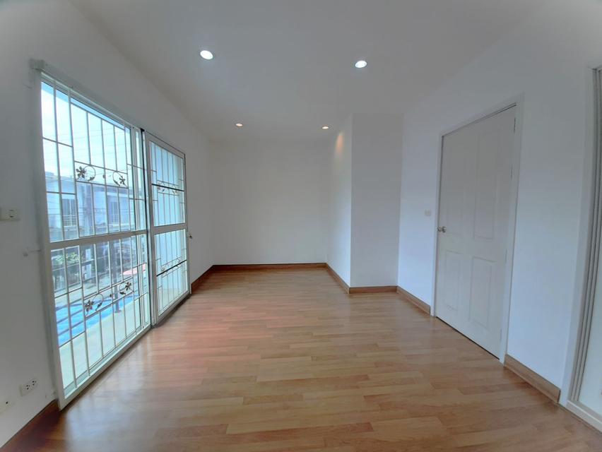 ทาวน์โฮม 2 ชั้น รีโนเวทใหม่ทั้งหลัง ม.พฤกษาทาวน์ เน็กซ์ ลอฟท์ ซ. 8 พุทธมณฑลสาย 4 เนื้อที่ 18.1 ตรว. 3 นอน 2 น้ำ 2 จอด  เหลือ 1.65 ล้าน โทร.085 0732541 13